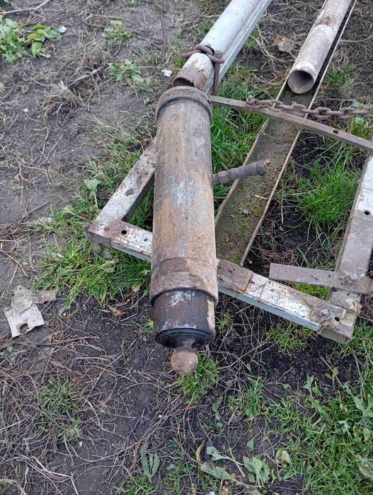 Продається циліндр на прицеп 2 птс 4 в робочому стані