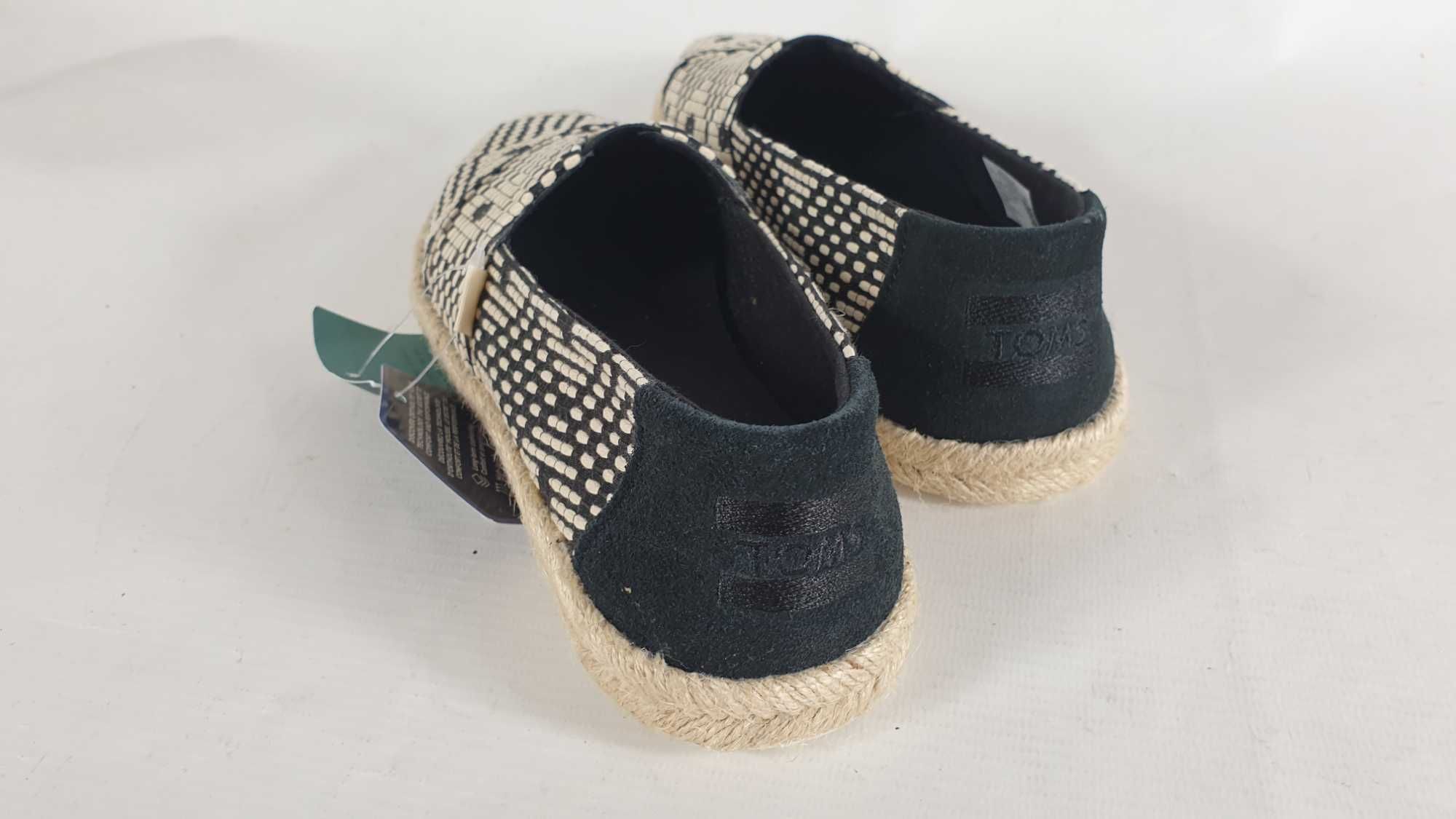 Espadryle Toms geometric  roz.35,5