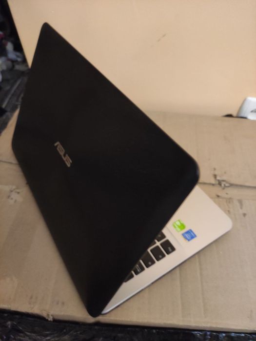 Ноотбук Asus F555L 
НооКомплект ноутбук+зарядний пристрій 
8гб операти
