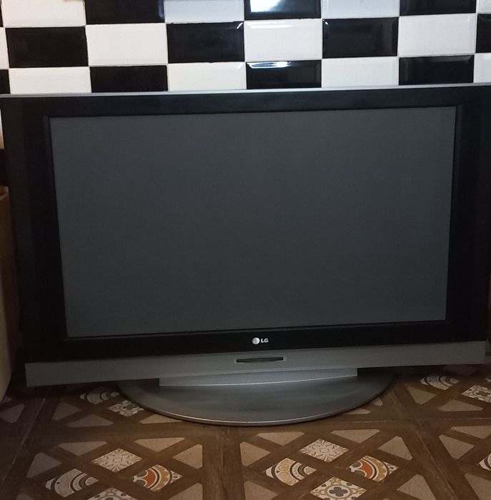 Продам плазменный телевизор LG 42 дюйма