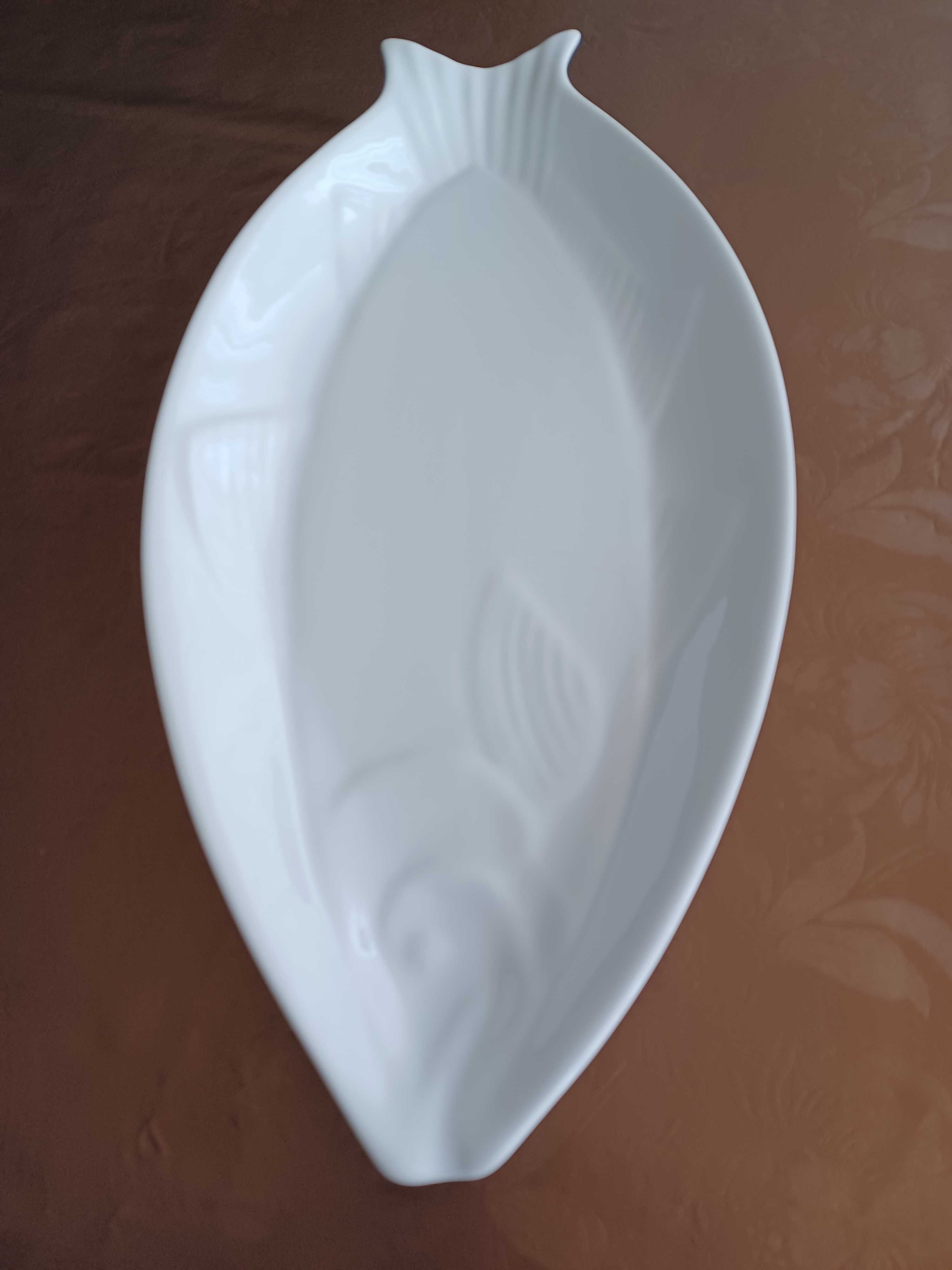 Travessa de porcelana em forma de peixe - Nova