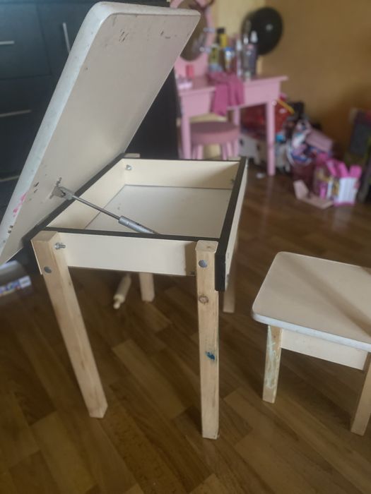 Дитячий столик зі стільчиком