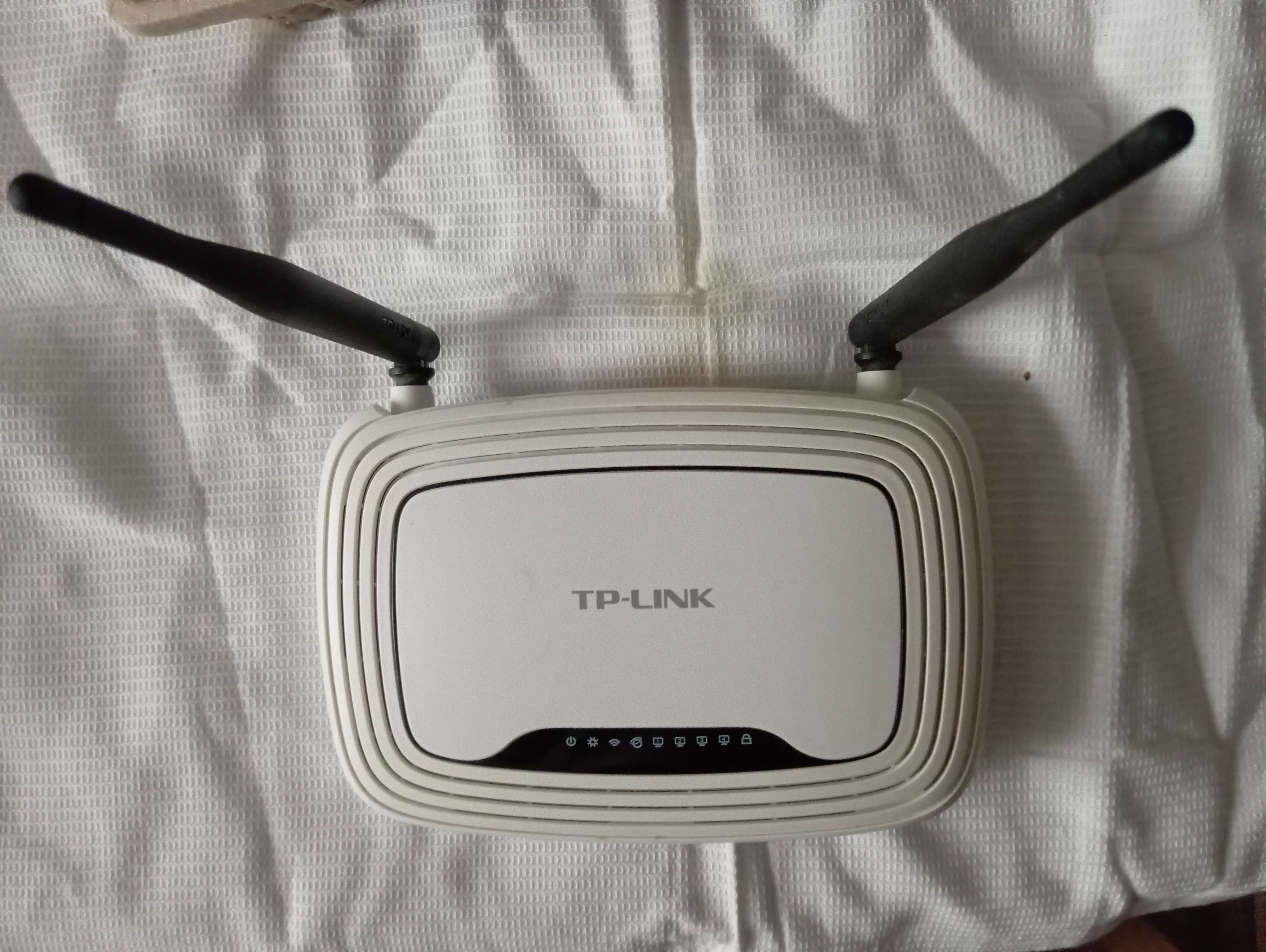 Продам недорого роутер  (маршрутизатор) TP-lINK TL-WR 841N (RU).
