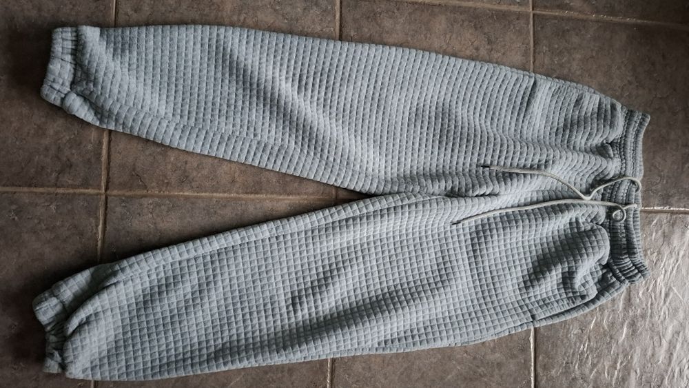 Spodnie dresowe cropp xs