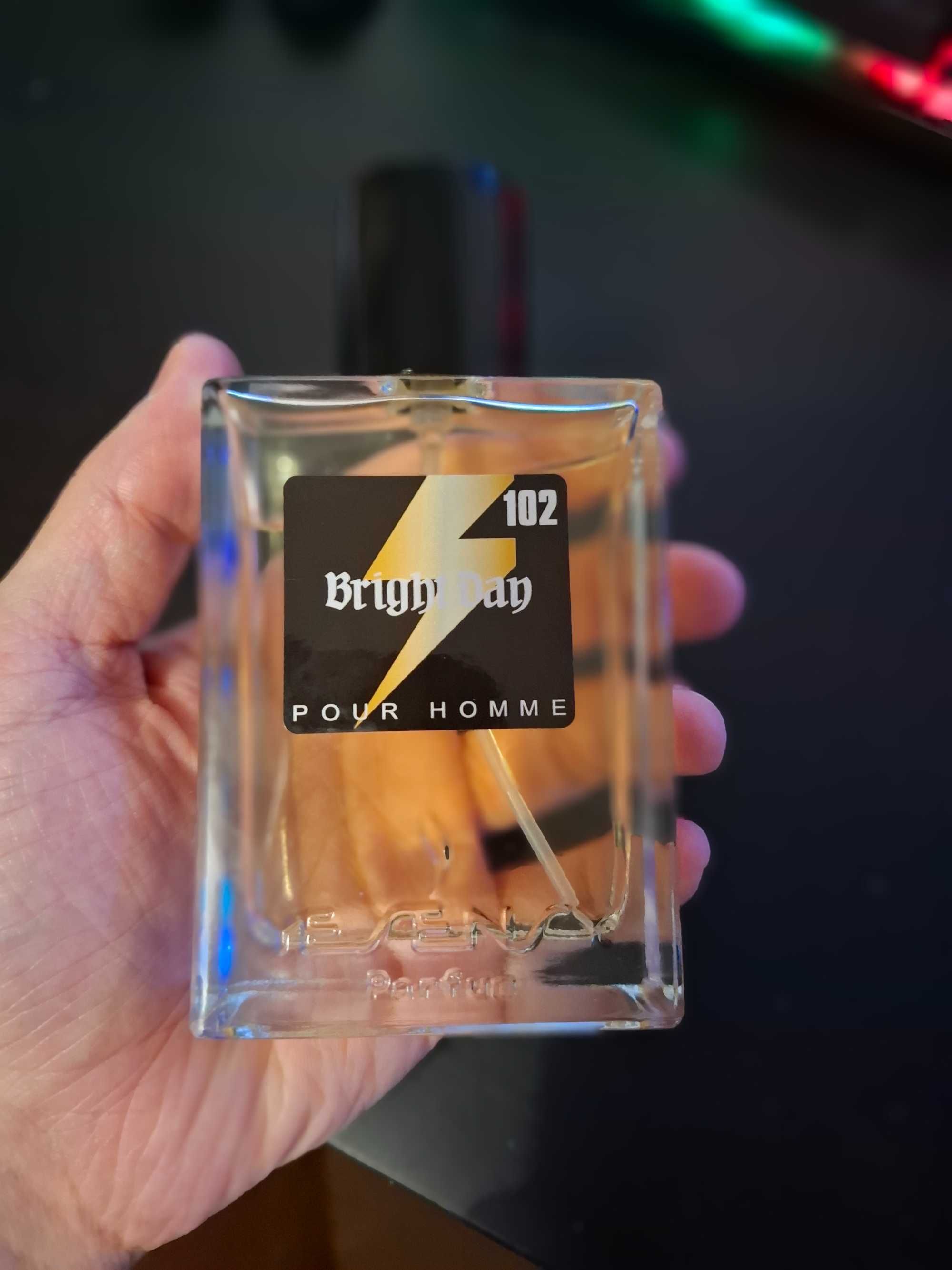 Perfumes e relógio Selado