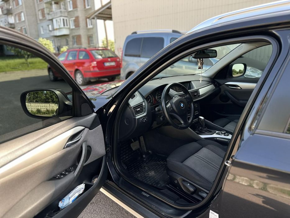 Бмв х1 bmw x1  2011  2.0 дизель автомат