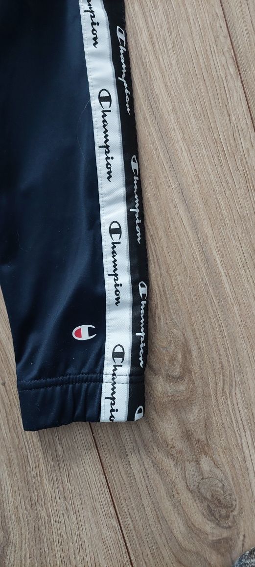Rozpinana bluza firmy Champion rozmiar S stan BDB
