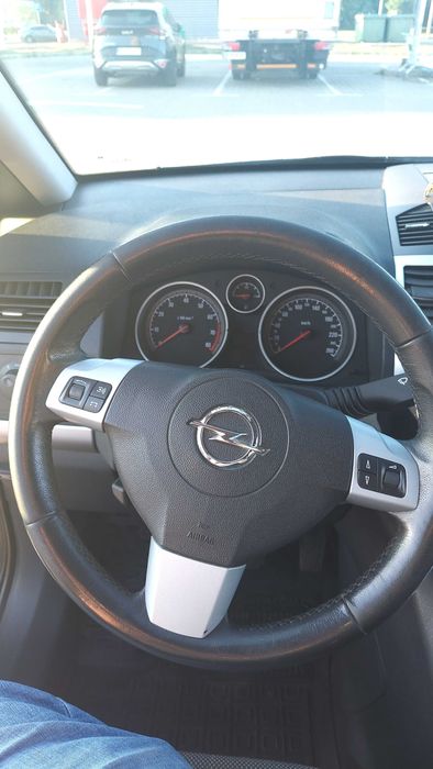 Opel Zafira B Family --7 місне авто в максимальній комплектації Enjoy+