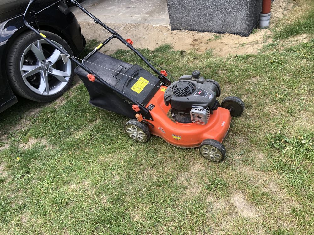 Kosiaraka spalinowa Briggs&Stratton