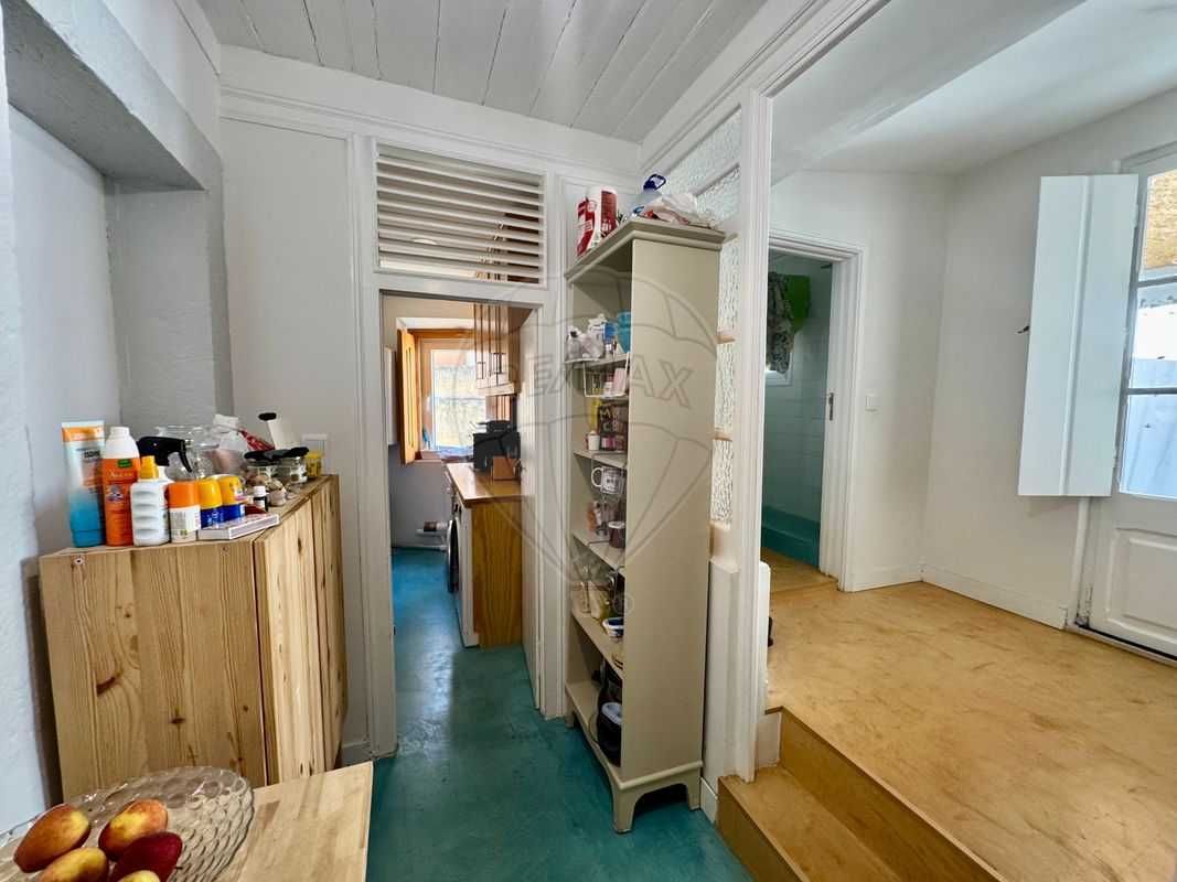 T4 Remodelado c/ Terraço e Sótão – Bairro Salgado, Setúbal | 4 Quartos