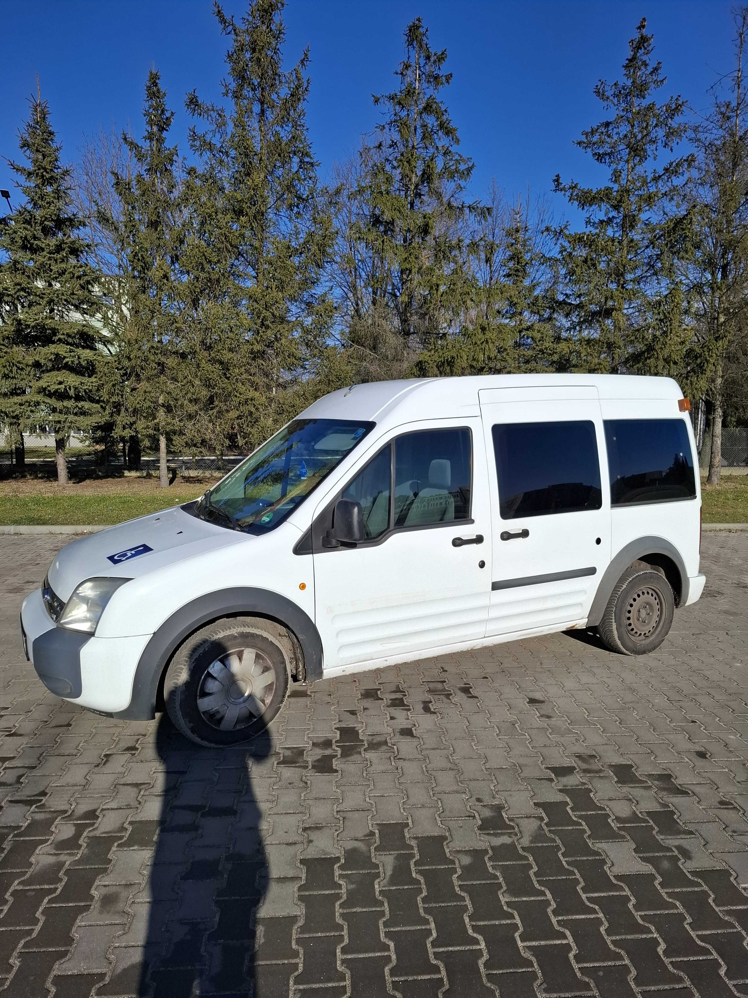 Ford Tourneo Connect przystosowany do przewozu osoby niepełnosprawnej