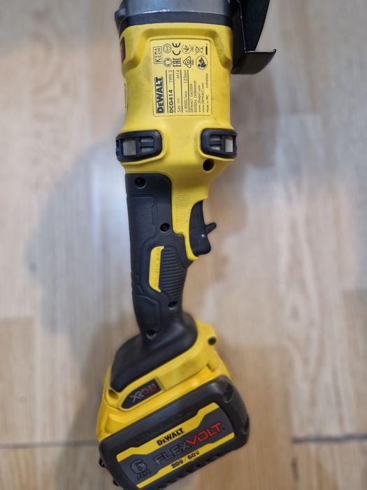 Болгарку DeWalt не работает.