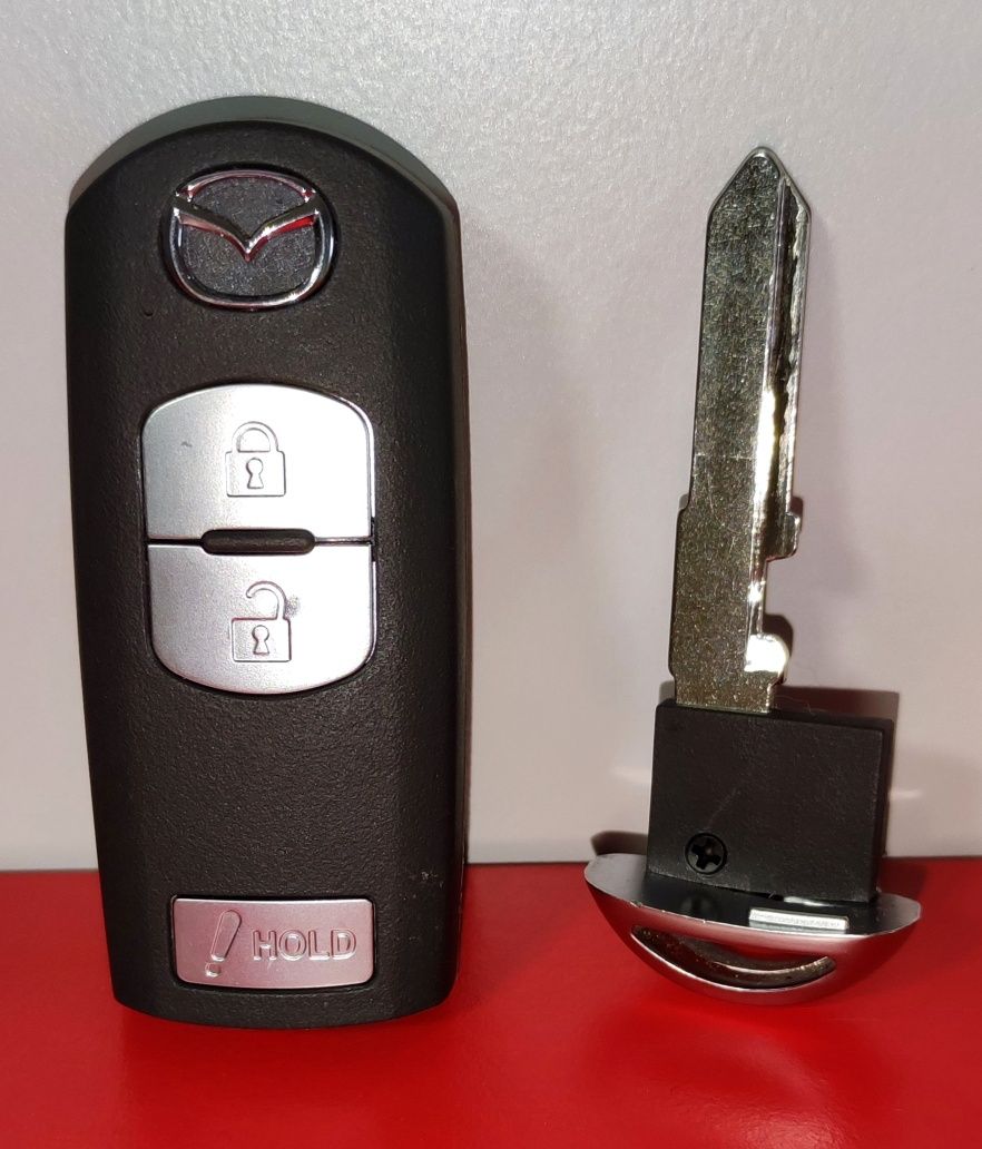 Продам ключи Mazda с новым лезвием