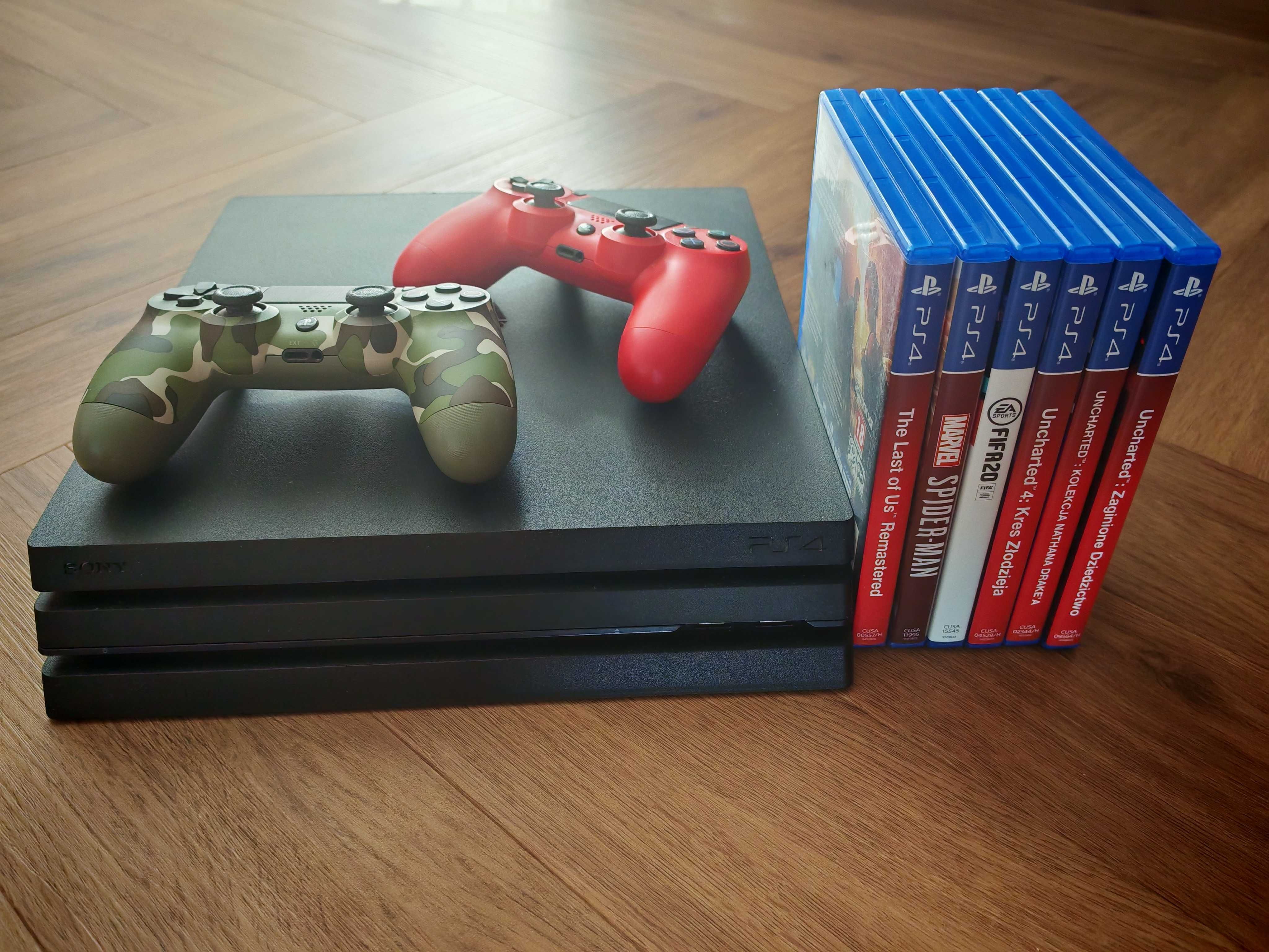 Konsola Sony PlayStation 4 pro (PS4 pro) + 6 gier + 2 pady