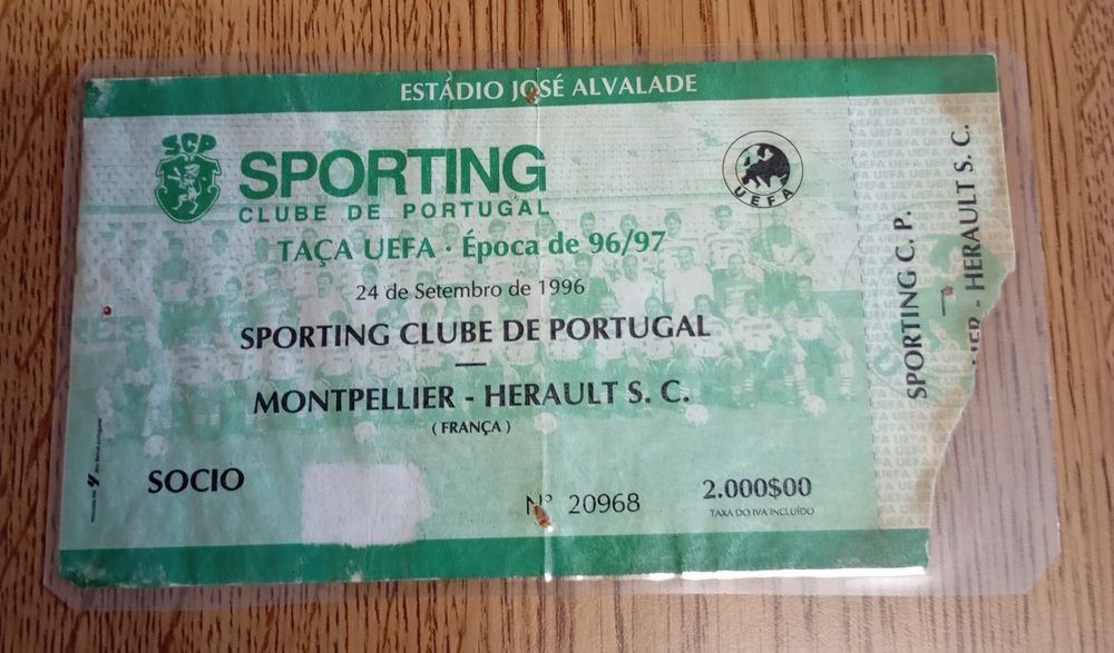 Vários bilhetes de futebol