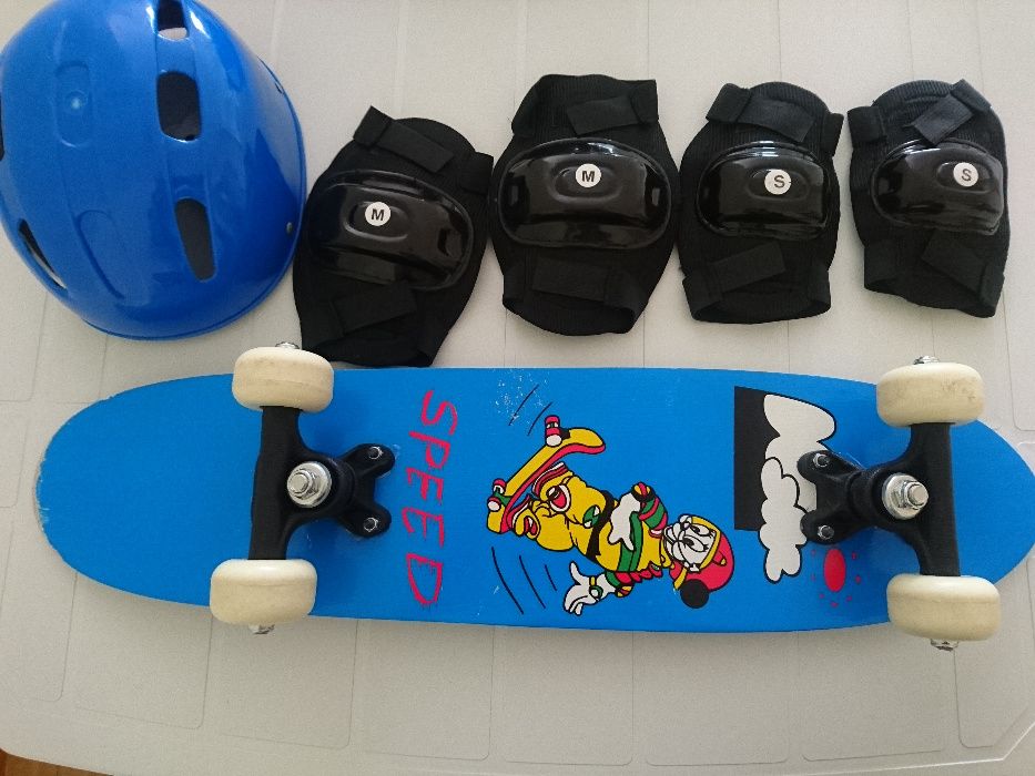 Skate+ saco de transporte + Capacete + Joelheiras / proteções