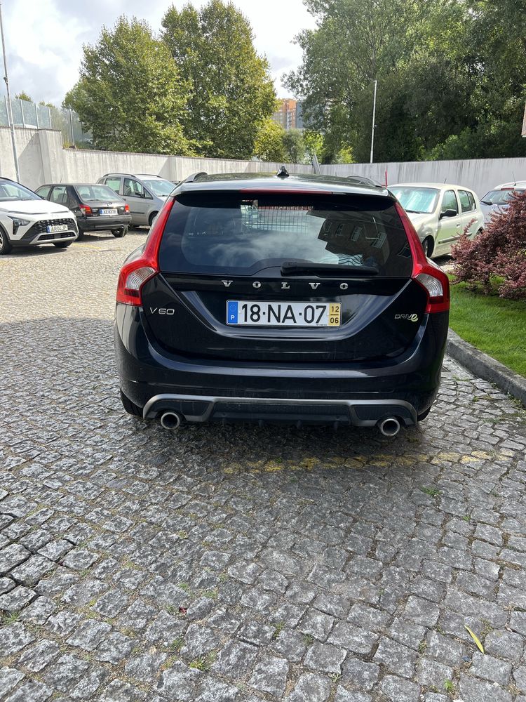 Volvo v60 R-design