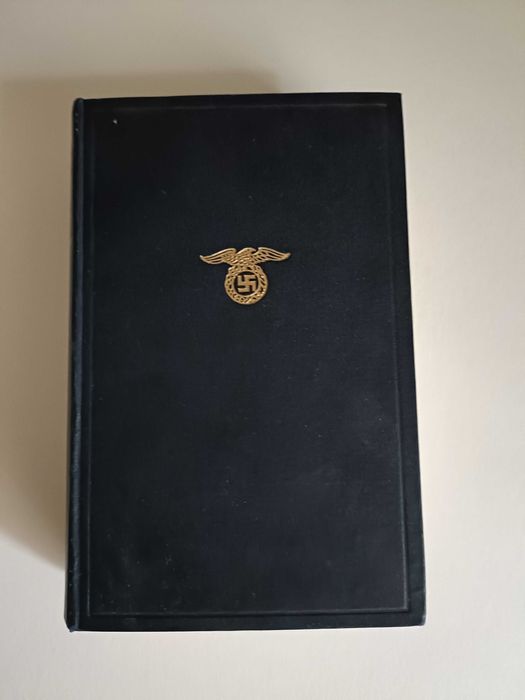 Książka Mein Kampf, wydanie z 1939r. Oryginał
