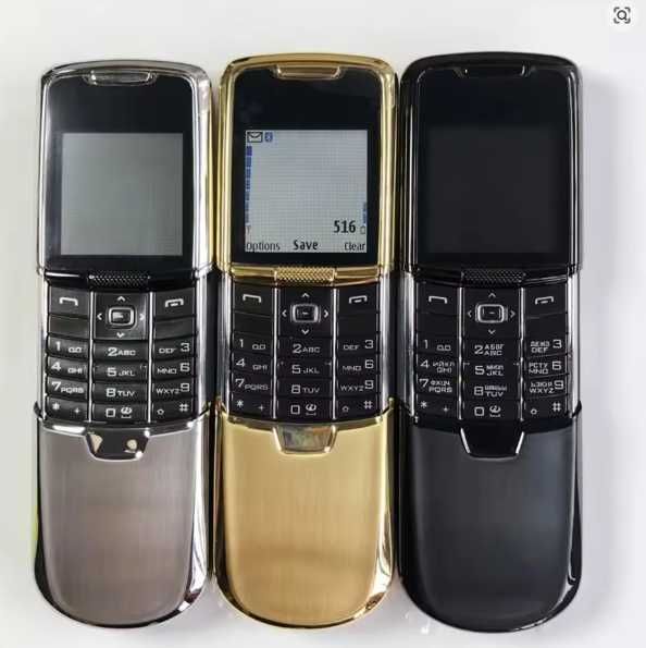 Культовий мобільний телефон слайдер Nokia 8800, родом з 2005 року