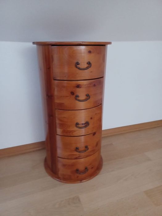 Komoda z szufladami drewniana okrągła