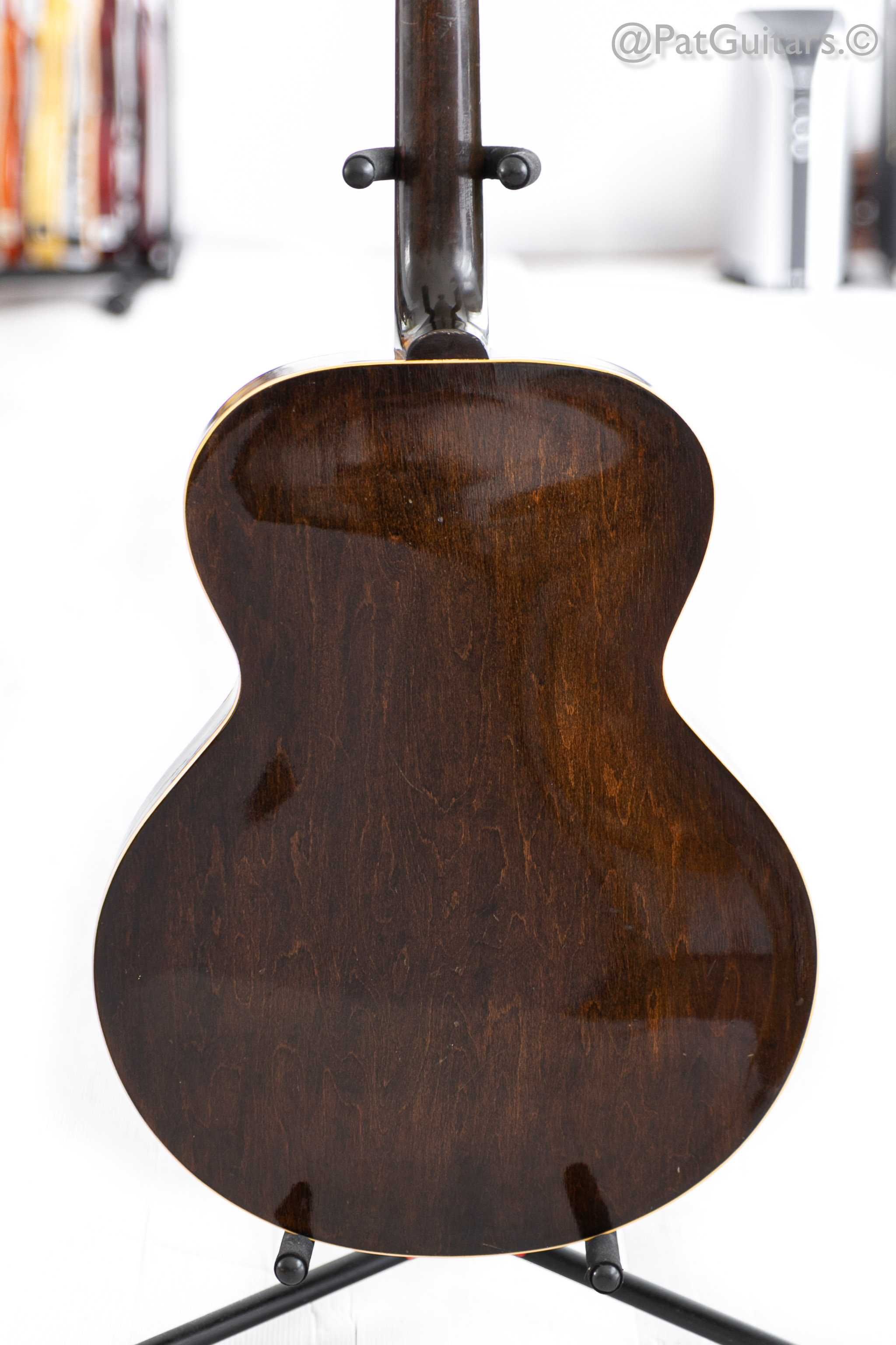 1951 Gibson L-48 archtop acoustic guitar in Sunburst