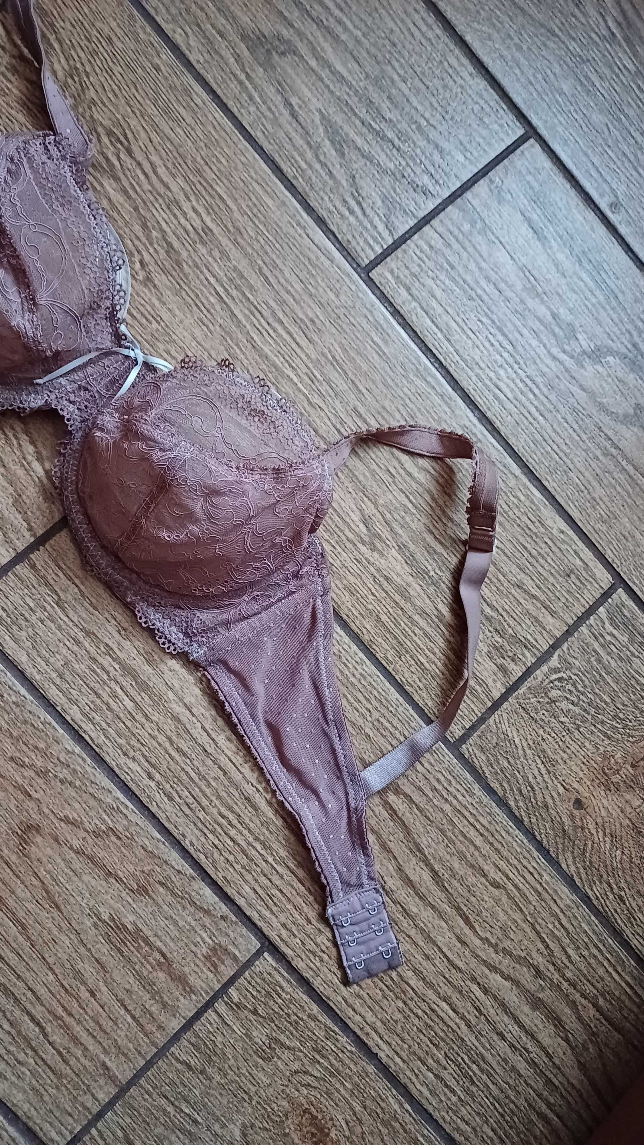 Brązowy biustonosz Hunkemöller r. 85 D