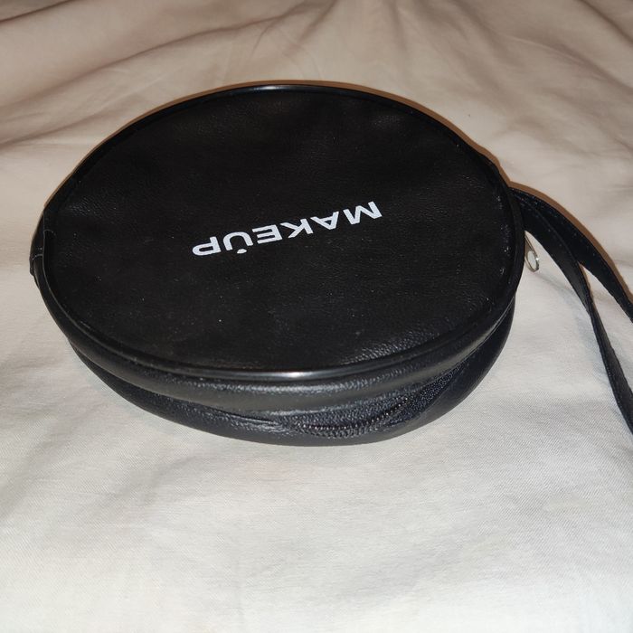 Косметичка чёрная