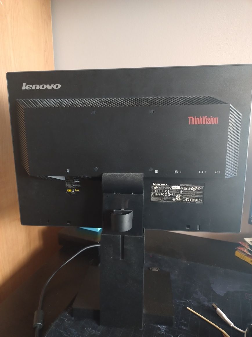 Monitor Lenovo ThinkVision