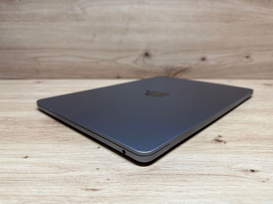 Макбук Apple MacBook Air 13,6” 2022 року M2 16gb 256gb SSD Space Grey