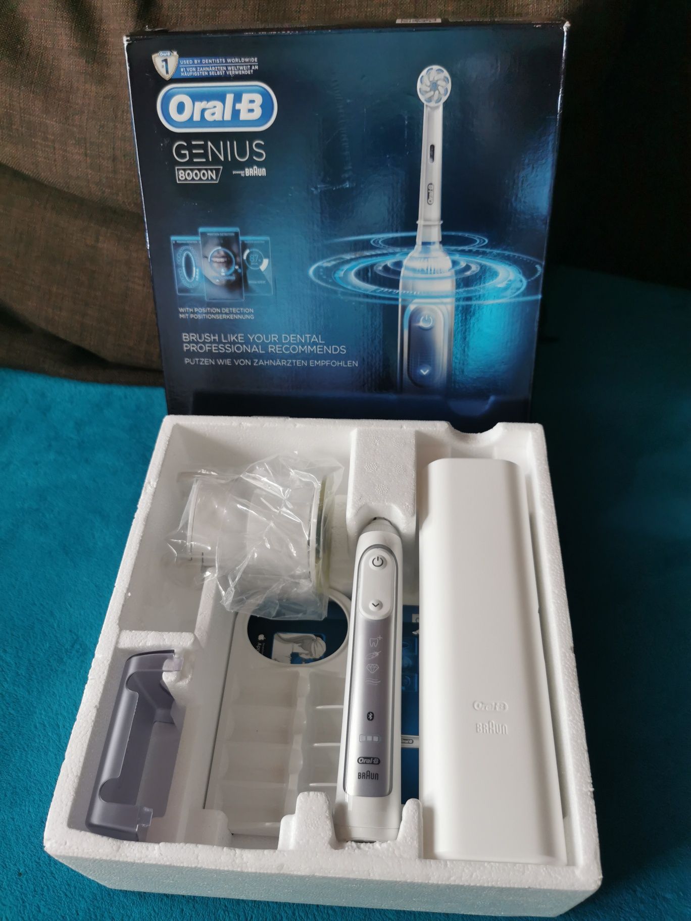 Szczoteczka elektryczna do zębów Oral-B braun genius 8000 zestaw