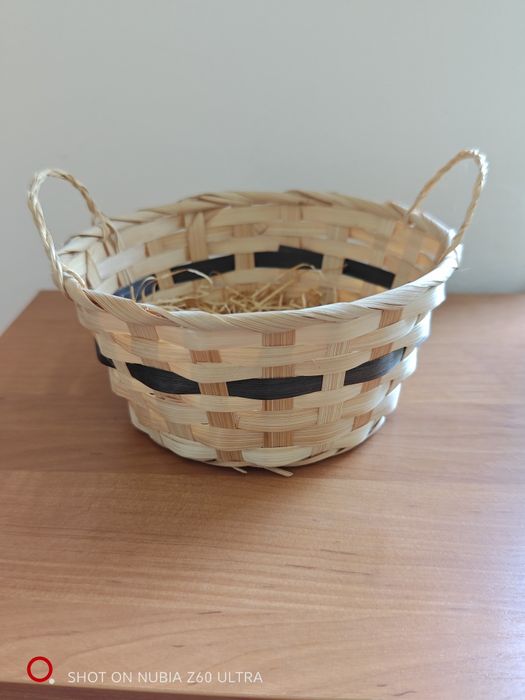 Koszyczek wiklinowy