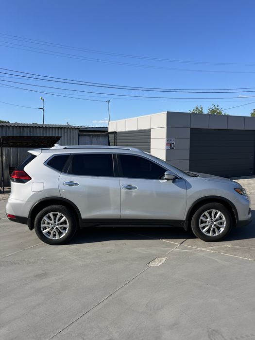 Продам Nissan Rogue