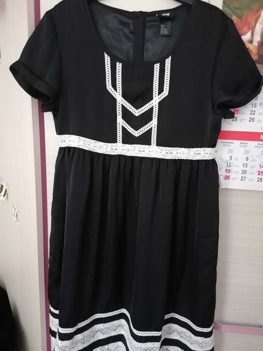 Elegancka sukienka z koronką H&M