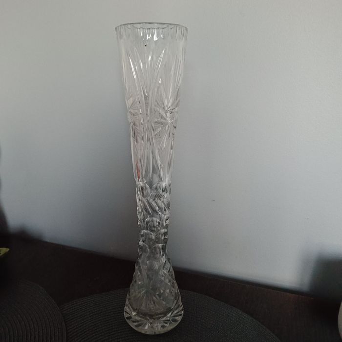 Wazon kryształowy wysoki i wąski