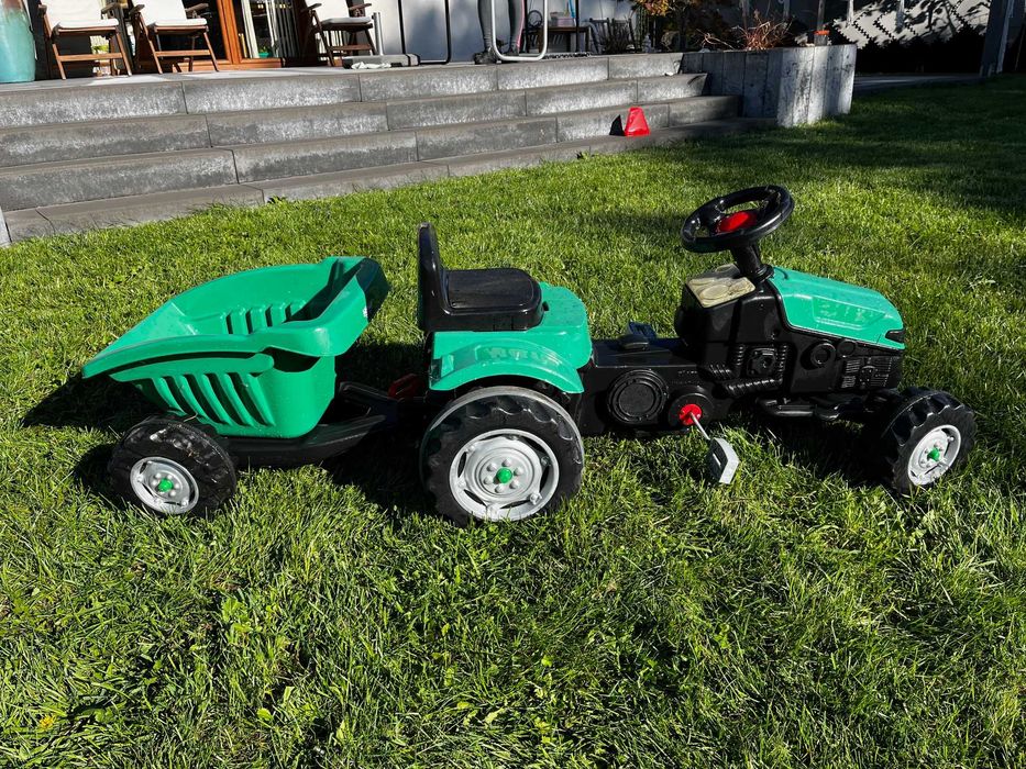 Traktor na pedały z przyczepka WOOPIE