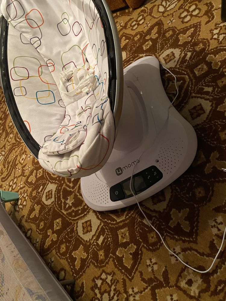 Укачивающий центр 4moms