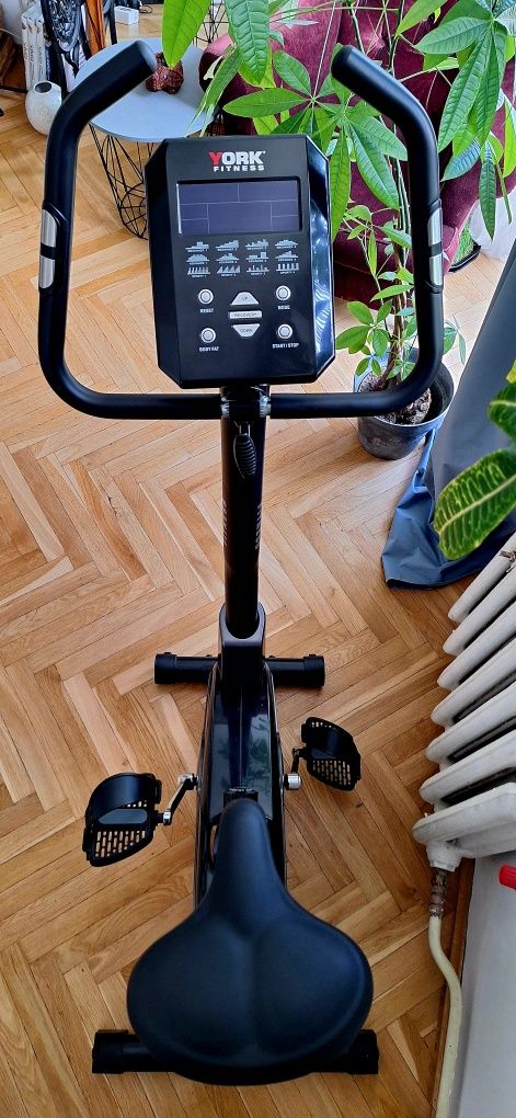 Rower stacjonarny, treningowy, magnetyczny York Fitness C415