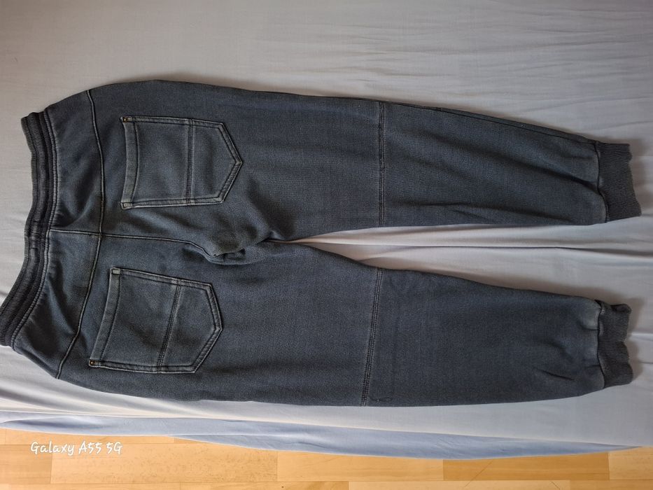 Spodnie joggery ocieplane Reserved rozm. 164 cm