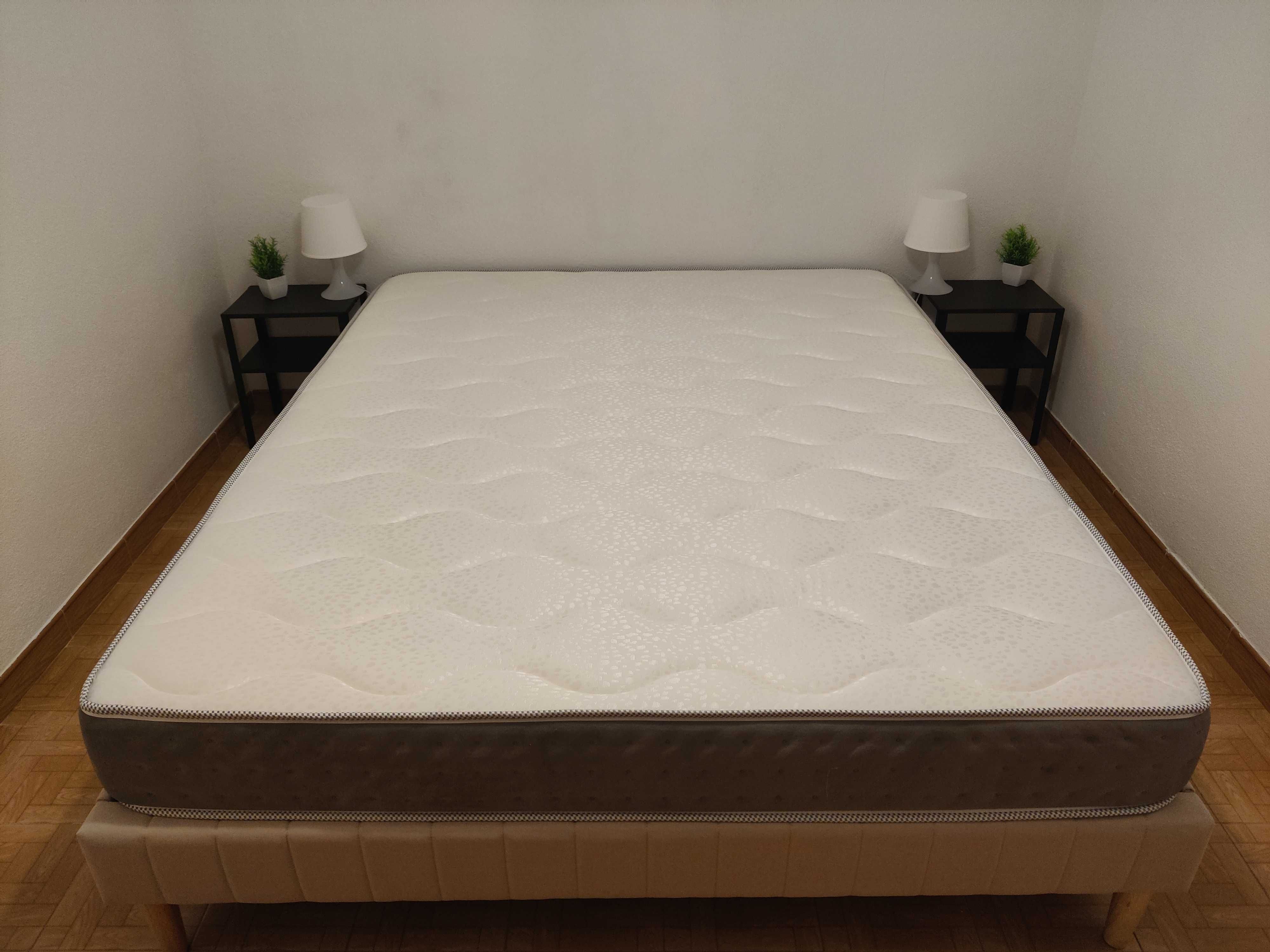 Cama e colchão quase novos 160x200