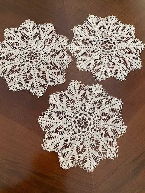 50 Naperons com vários conjuntos em crochet (croché ou crochê)*