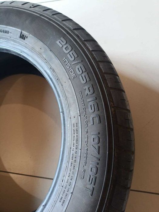 Пара шин б/у 205/65R16C 107/105T Nokian Cline