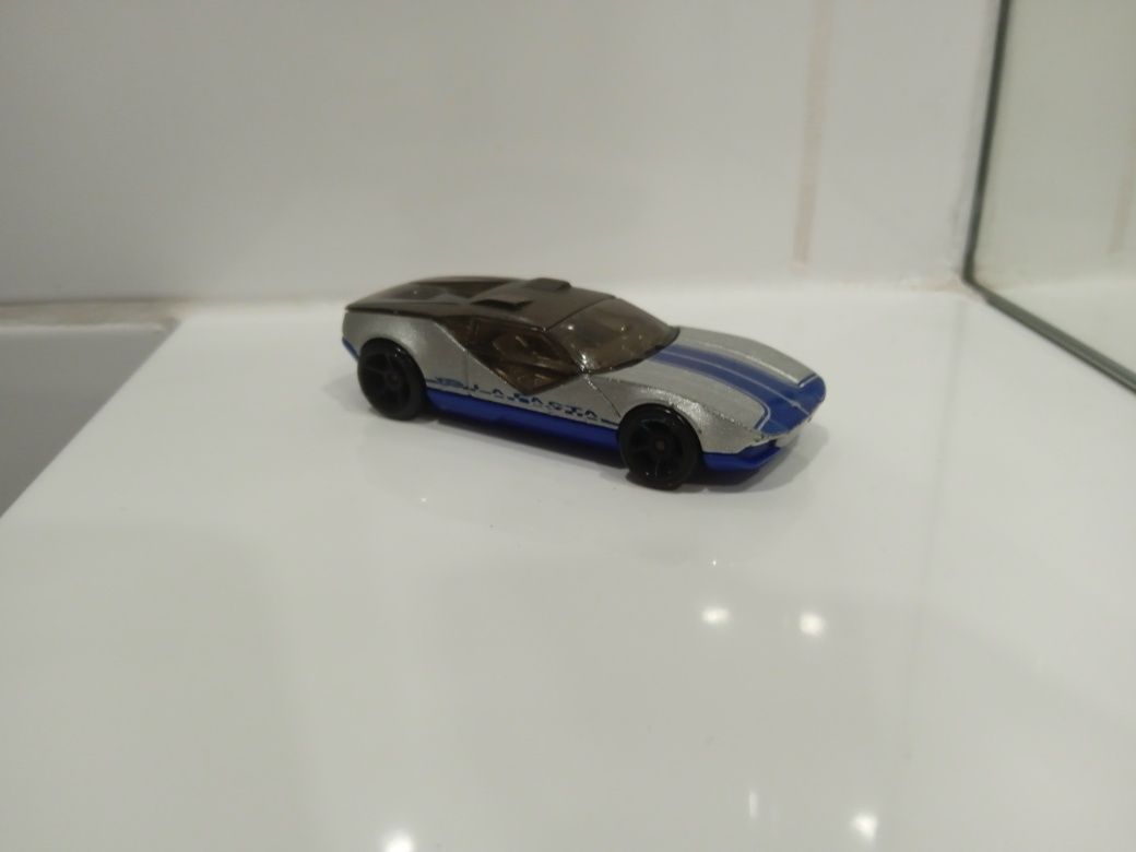 Unikat La Fasta Hot Wheels B49 samochodzik resorak model autko