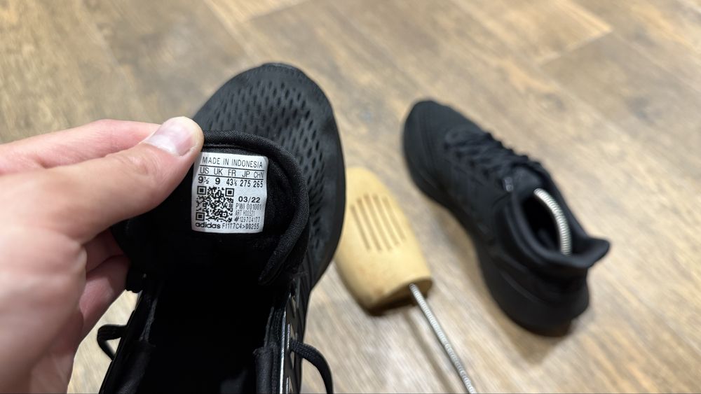 Кроссовки Adidas EQ21, размер 43 alphabounce