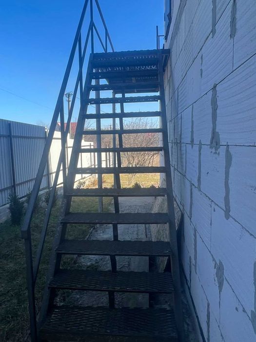 Продам дачу с. Липовий скиток 80м2 , комунікаціі, поруч озеро