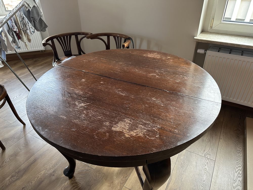 Stół rozkładany z krzesłami, krzesła Thonet, stół drewniany