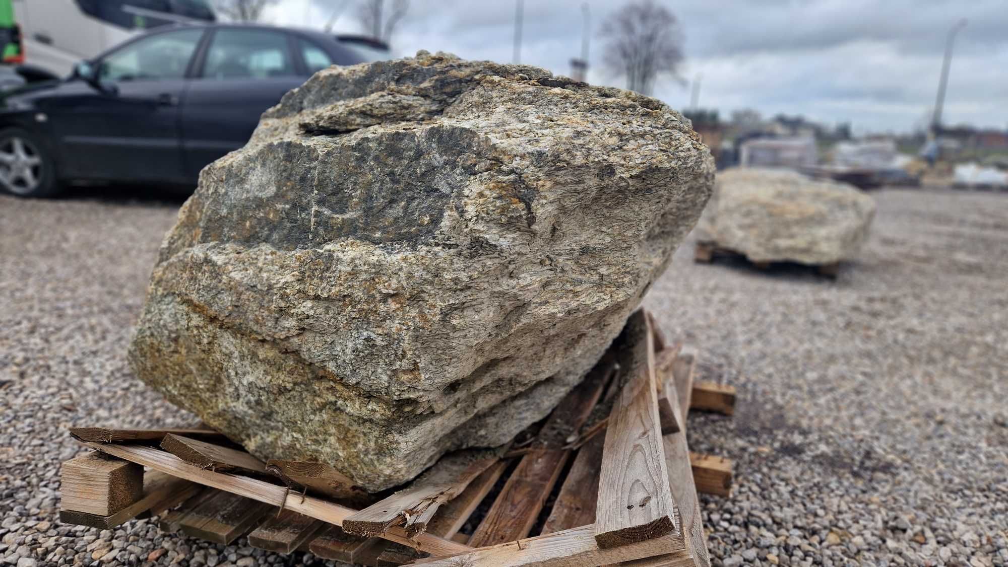 Głaz gnejsowy do ogrodu na skalniak 1860 kg duży wybór !