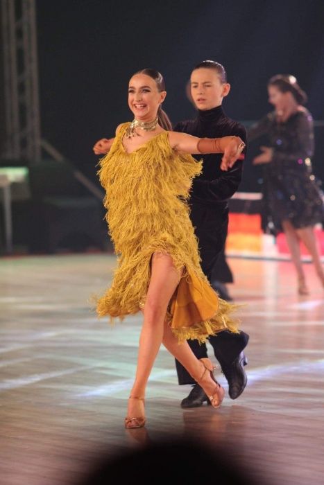 Złota zdobiona sukienka taniec towarzyski, super stan, 155-165cm