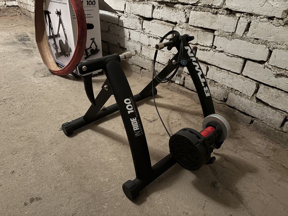 Trenażer rowerowy Van Rysel in ride 100