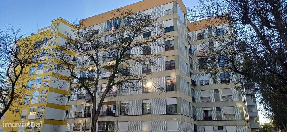 Apartamento T4 para Arrendamento – Bairro do Liceu, Setúbal Totalmente