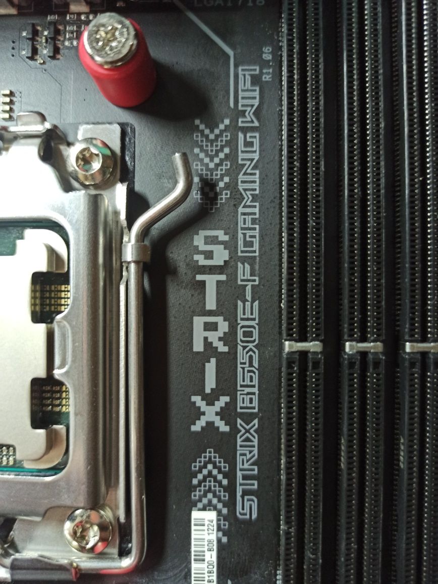 ASUS ROG STRIX B650e-F Gaming WiFi
